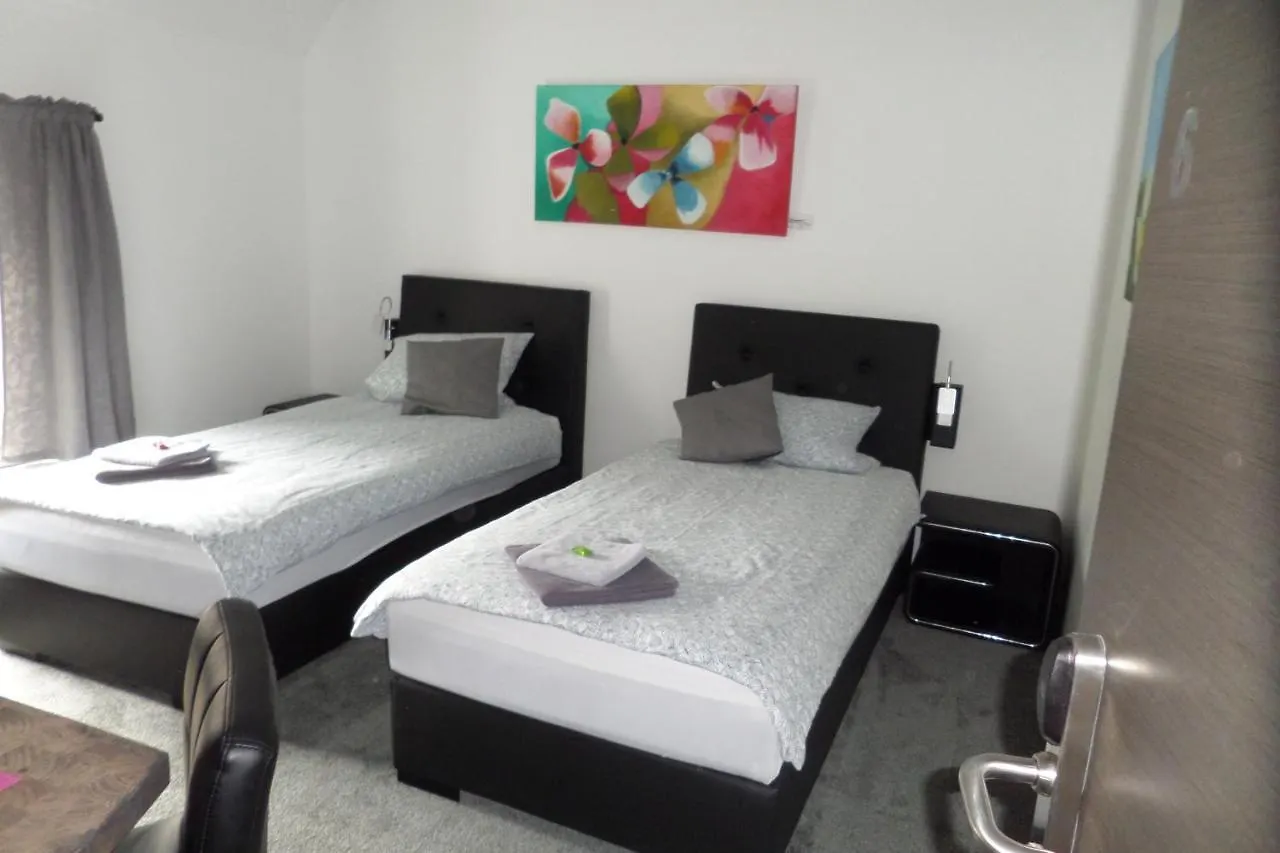 Hotel Haus Gerry Düsseldorf 0*,  Deutschland
